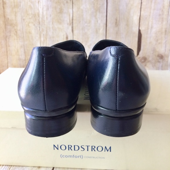 Nordstrom Comfort Navy kid  leather Loafers,  8W - Picture 3 of 8